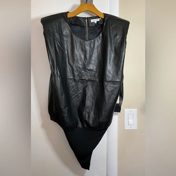NWT Strong-Shoulder Faux-Leather Black Sleeveless Bodysuit Size 5 (2XL) - Picture 4 of 10